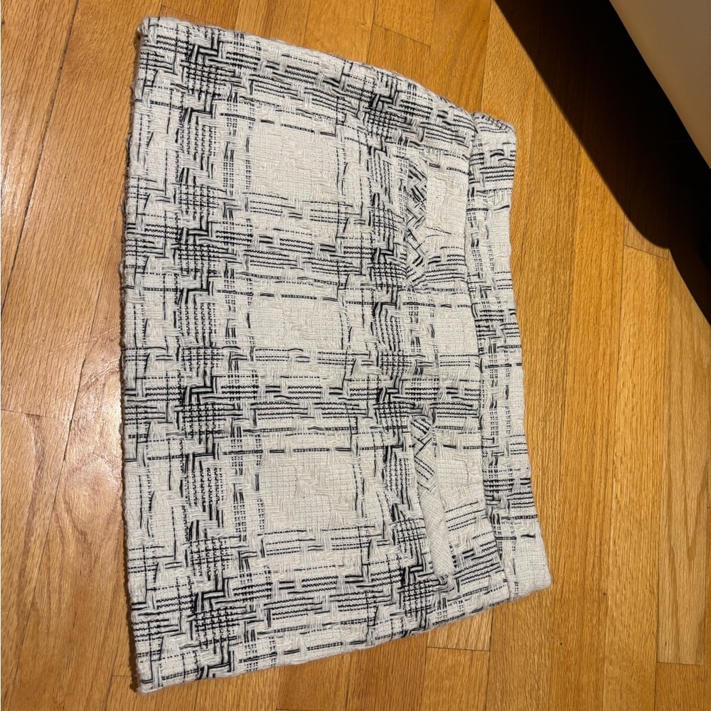 Forever 21 Black and White Mini Skirt - Picture 2 of 4